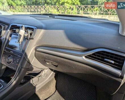 Форд Фьюжн, объемом двигателя 2 л и пробегом 131 тыс. км за 13500 $, фото 25 на Automoto.ua