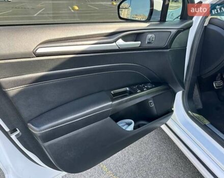 Форд Фьюжн, объемом двигателя 2 л и пробегом 105 тыс. км за 13500 $, фото 17 на Automoto.ua