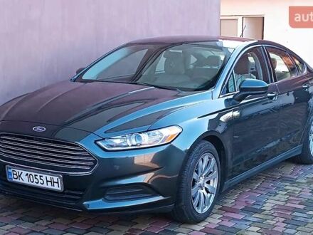 Форд Фьюжн 2015 в Ровно на Automoto.ua Форд Фьюжн, объемом двигателя 2.49 л и пробегом 180 тыс. км за 9900 $, фото 1 на Automoto.ua