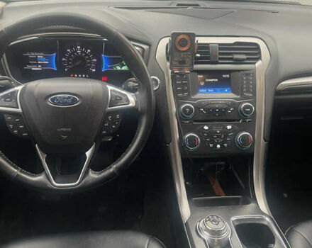 Форд Фьюжн, объемом двигателя 2 л и пробегом 256 тыс. км за 14000 $, фото 1 на Automoto.ua