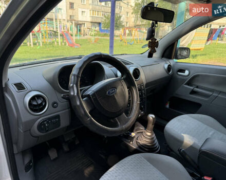 Сірий Форд Фьюжен, об'ємом двигуна 1.6 л та пробігом 224 тис. км за 3800 $, фото 11 на Automoto.ua