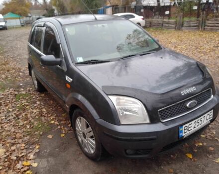 Серый Форд Фьюжн, объемом двигателя 1.4 л и пробегом 241 тыс. км за 3500 $, фото 1 на Automoto.ua
