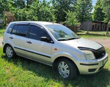 Сірий Форд Фьюжен, об'ємом двигуна 1.6 л та пробігом 190 тис. км за 4000 $, фото 1 на Automoto.ua