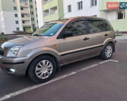 Сірий Форд Фьюжен, об'ємом двигуна 1.6 л та пробігом 251 тис. км за 5300 $, фото 7 на Automoto.ua