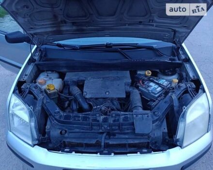 Сірий Форд Фьюжен, об'ємом двигуна 1.6 л та пробігом 372 тис. км за 3400 $, фото 4 на Automoto.ua