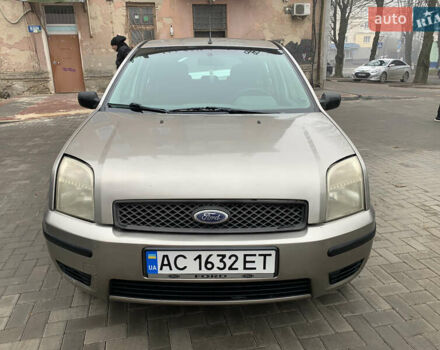 Серый Форд Фьюжн, объемом двигателя 1.39 л и пробегом 300 тыс. км за 2850 $, фото 1 на Automoto.ua