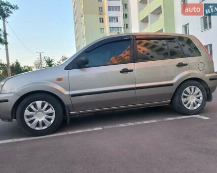 Сірий Форд Фьюжен, об'ємом двигуна 1.6 л та пробігом 251 тис. км за 5700 $, фото 3 на Automoto.ua