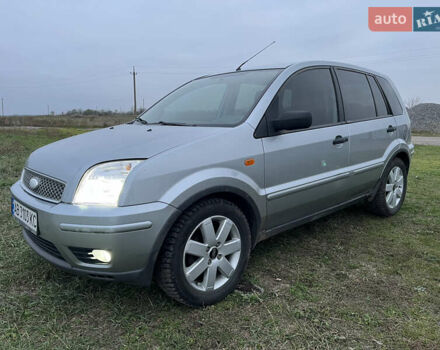 Серый Форд Фьюжн, объемом двигателя 1.6 л и пробегом 270 тыс. км за 4100 $, фото 1 на Automoto.ua