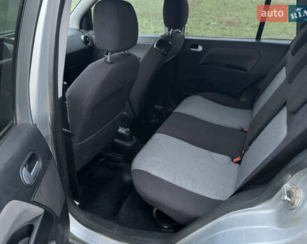 Серый Форд Фьюжн, объемом двигателя 1.6 л и пробегом 270 тыс. км за 4100 $, фото 8 на Automoto.ua