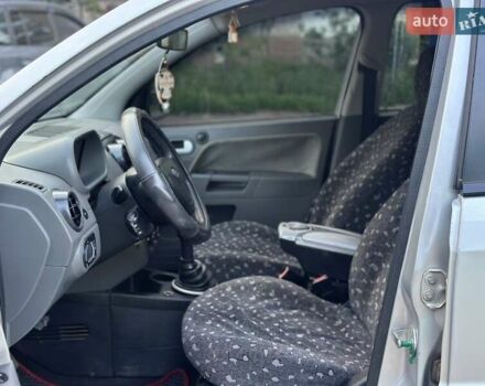 Сірий Форд Фьюжен, об'ємом двигуна 1.6 л та пробігом 190 тис. км за 4000 $, фото 9 на Automoto.ua