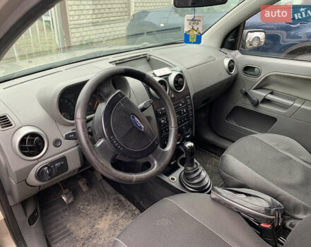 Серый Форд Фьюжн, объемом двигателя 1.39 л и пробегом 300 тыс. км за 2850 $, фото 7 на Automoto.ua