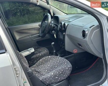 Сірий Форд Фьюжен, об'ємом двигуна 1.6 л та пробігом 190 тис. км за 4000 $, фото 7 на Automoto.ua