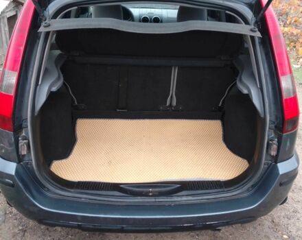 Серый Форд Фьюжн, объемом двигателя 1.4 л и пробегом 241 тыс. км за 3500 $, фото 6 на Automoto.ua