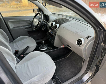 Серый Форд Фьюжн, объемом двигателя 1.38 л и пробегом 220 тыс. км за 3999 $, фото 8 на Automoto.ua