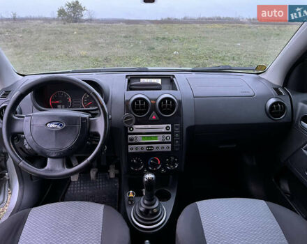 Серый Форд Фьюжн, объемом двигателя 1.6 л и пробегом 270 тыс. км за 4100 $, фото 15 на Automoto.ua