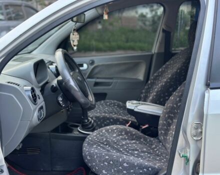 Серый Форд Фьюжн, объемом двигателя 1.6 л и пробегом 190 тыс. км за 4000 $, фото 9 на Automoto.ua