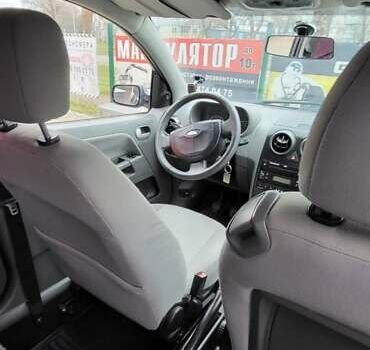 Серый Форд Фьюжн, объемом двигателя 1.6 л и пробегом 220 тыс. км за 3500 $, фото 3 на Automoto.ua