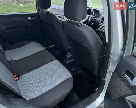 Серый Форд Фьюжн, объемом двигателя 1.6 л и пробегом 270 тыс. км за 4100 $, фото 14 на Automoto.ua