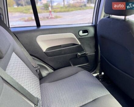 Сірий Форд Фьюжен, об'ємом двигуна 1.4 л та пробігом 309 тис. км за 4300 $, фото 10 на Automoto.ua