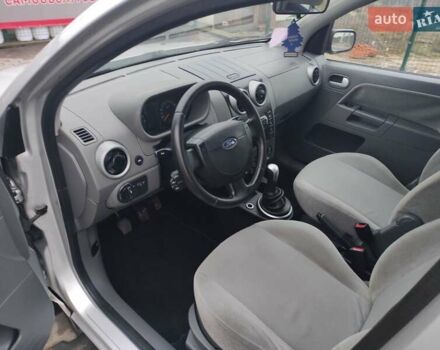 Серый Форд Фьюжн, объемом двигателя 1.6 л и пробегом 238 тыс. км за 4450 $, фото 11 на Automoto.ua