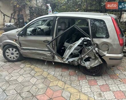 Сірий Форд Фьюжен, об'ємом двигуна 1.4 л та пробігом 200 тис. км за 1600 $, фото 1 на Automoto.ua