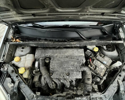 Сірий Форд Фьюжен, об'ємом двигуна 1.39 л та пробігом 217 тис. км за 4299 $, фото 37 на Automoto.ua