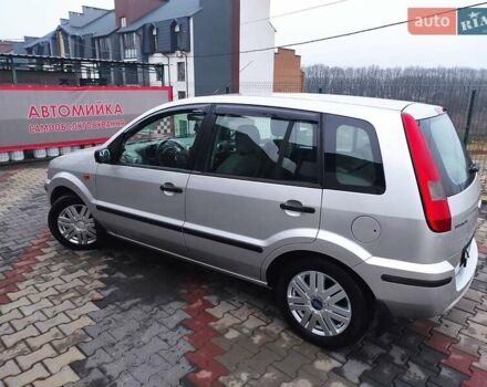 Серый Форд Фьюжн, объемом двигателя 1.6 л и пробегом 238 тыс. км за 4450 $, фото 7 на Automoto.ua