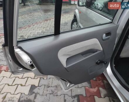 Серый Форд Фьюжн, объемом двигателя 1.6 л и пробегом 238 тыс. км за 4450 $, фото 16 на Automoto.ua