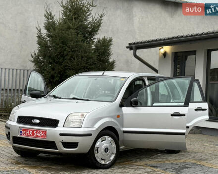 Сірий Форд Фьюжен, об'ємом двигуна 1.6 л та пробігом 120 тис. км за 5450 $, фото 14 на Automoto.ua