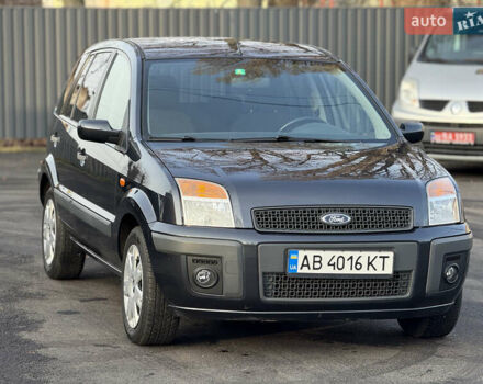 Серый Форд Фьюжн, объемом двигателя 1.6 л и пробегом 161 тыс. км за 6599 $, фото 4 на Automoto.ua