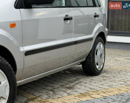 Сірий Форд Фьюжен, об'ємом двигуна 1.6 л та пробігом 120 тис. км за 5450 $, фото 5 на Automoto.ua