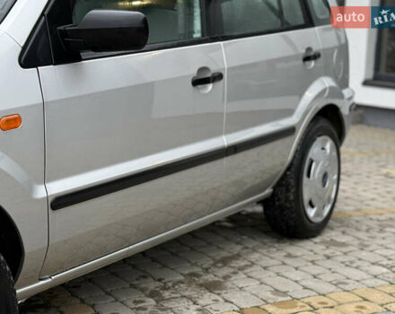 Сірий Форд Фьюжен, об'ємом двигуна 1.6 л та пробігом 120 тис. км за 5450 $, фото 4 на Automoto.ua