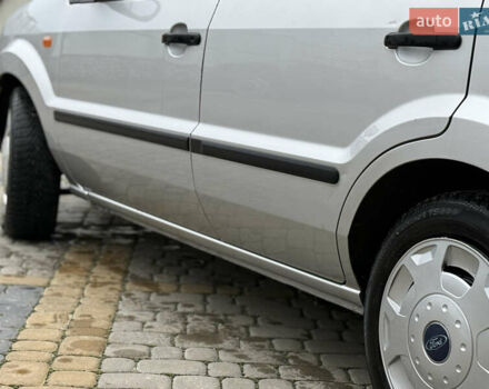 Сірий Форд Фьюжен, об'ємом двигуна 1.6 л та пробігом 120 тис. км за 5450 $, фото 6 на Automoto.ua