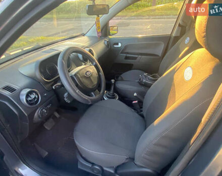 Серый Форд Фьюжн, объемом двигателя 1.4 л и пробегом 226 тыс. км за 4200 $, фото 9 на Automoto.ua