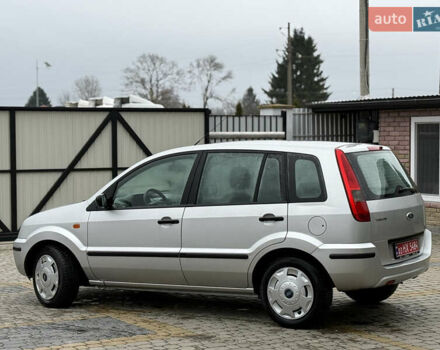 Сірий Форд Фьюжен, об'ємом двигуна 1.6 л та пробігом 120 тис. км за 5450 $, фото 7 на Automoto.ua