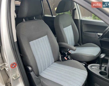 Сірий Форд Фьюжен, об'ємом двигуна 1.6 л та пробігом 185 тис. км за 6500 $, фото 16 на Automoto.ua