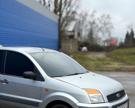 Серый Форд Фьюжн, объемом двигателя 1.2 л и пробегом 200 тыс. км за 4999 $, фото 2 на Automoto.ua