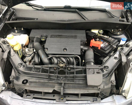 Серый Форд Фьюжн, объемом двигателя 1.6 л и пробегом 149 тыс. км за 5399 $, фото 17 на Automoto.ua