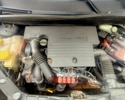 Серый Форд Фьюжн, объемом двигателя 1.6 л и пробегом 370 тыс. км за 4500 $, фото 12 на Automoto.ua