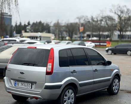 Серый Форд Фьюжн, объемом двигателя 1.2 л и пробегом 200 тыс. км за 4999 $, фото 5 на Automoto.ua