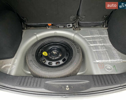 Сірий Форд Фьюжен, об'ємом двигуна 1.6 л та пробігом 185 тис. км за 6500 $, фото 23 на Automoto.ua