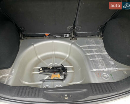 Сірий Форд Фьюжен, об'ємом двигуна 1.6 л та пробігом 185 тис. км за 6500 $, фото 24 на Automoto.ua