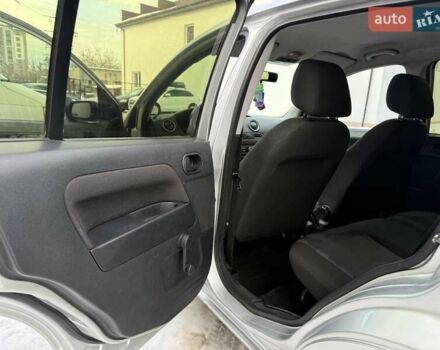 Серый Форд Фьюжн, объемом двигателя 1.4 л и пробегом 251 тыс. км за 3850 $, фото 11 на Automoto.ua