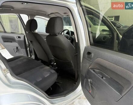 Серый Форд Фьюжн, объемом двигателя 1.4 л и пробегом 251 тыс. км за 3850 $, фото 10 на Automoto.ua