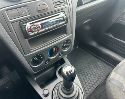 Серый Форд Фьюжн, объемом двигателя 1.4 л и пробегом 178 тыс. км за 3900 $, фото 15 на Automoto.ua