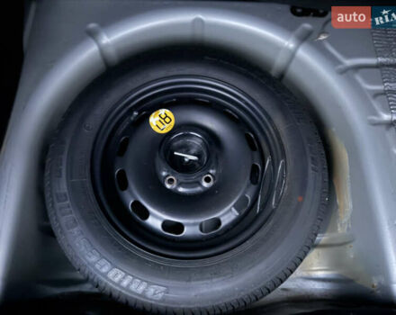 Серый Форд Фьюжн, объемом двигателя 1.4 л и пробегом 173 тыс. км за 5500 $, фото 48 на Automoto.ua