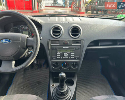 Серый Форд Фьюжн, объемом двигателя 1.4 л и пробегом 176 тыс. км за 4500 $, фото 7 на Automoto.ua