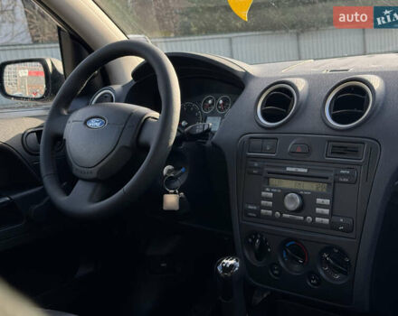 Серый Форд Фьюжн, объемом двигателя 1.4 л и пробегом 235 тыс. км за 3900 $, фото 10 на Automoto.ua