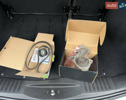 Серый Форд Фьюжн, объемом двигателя 1.4 л и пробегом 173 тыс. км за 5500 $, фото 53 на Automoto.ua