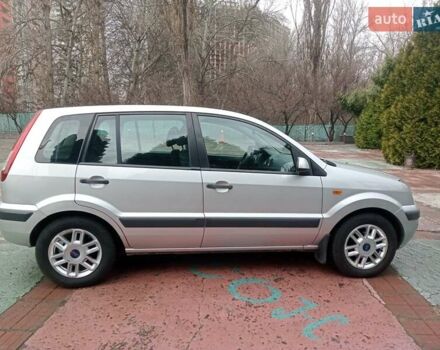 Серый Форд Фьюжн, объемом двигателя 1.4 л и пробегом 182 тыс. км за 5200 $, фото 14 на Automoto.ua